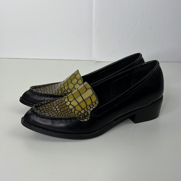Sol Sana Black Loafer - Picture 3 of 11